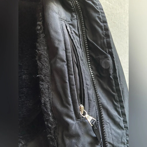 TNA Vail Aritzia Black hooded short Down merino wool parka Sz XS - Picture 5 of 11
